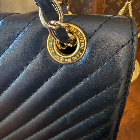 💗Quilted Genuine Leather Chevron Flap Bag 11” wide❤️ - Picture 12 of 16